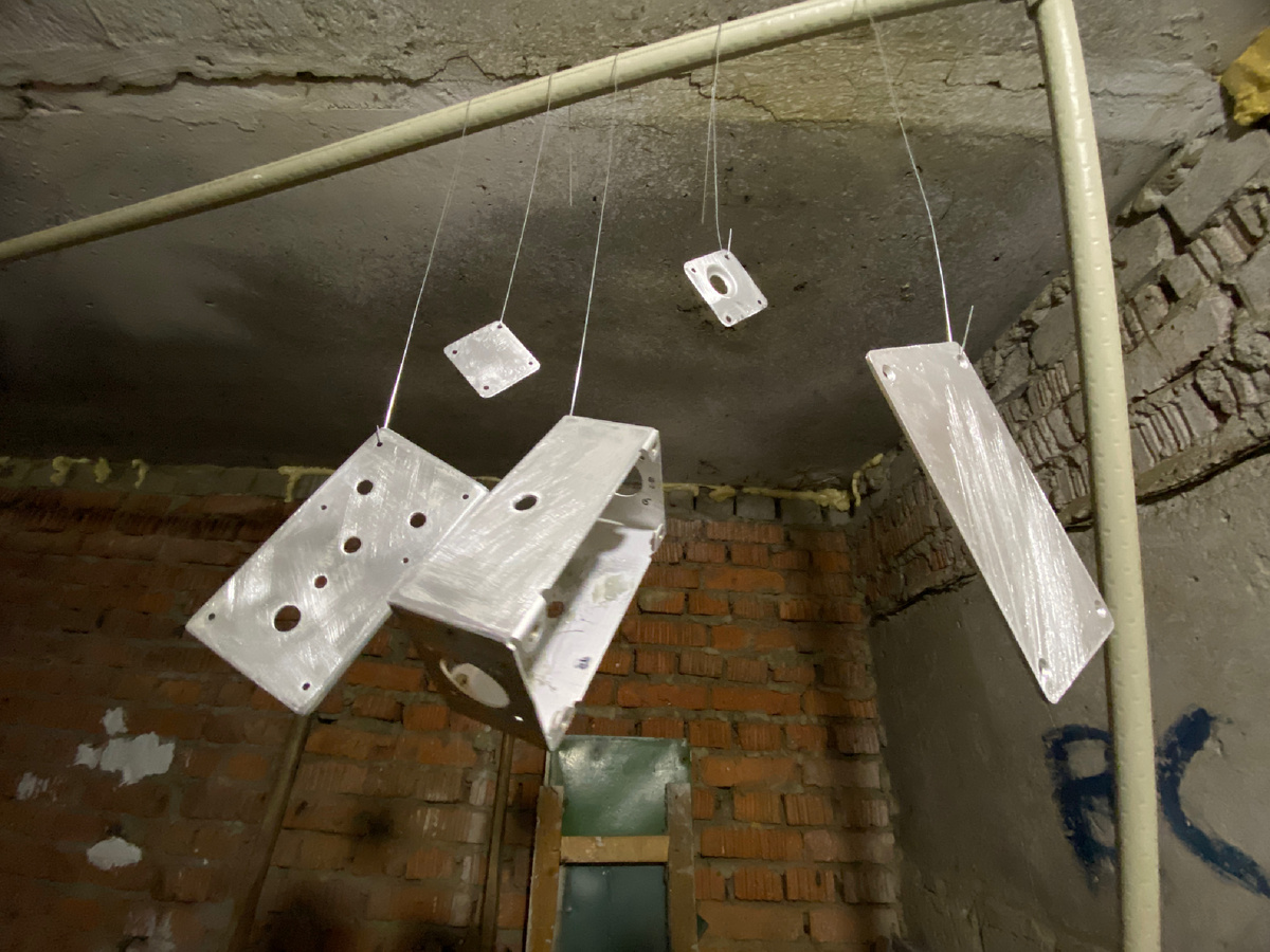 Зачищаем, обезжириваем и подвешиваем