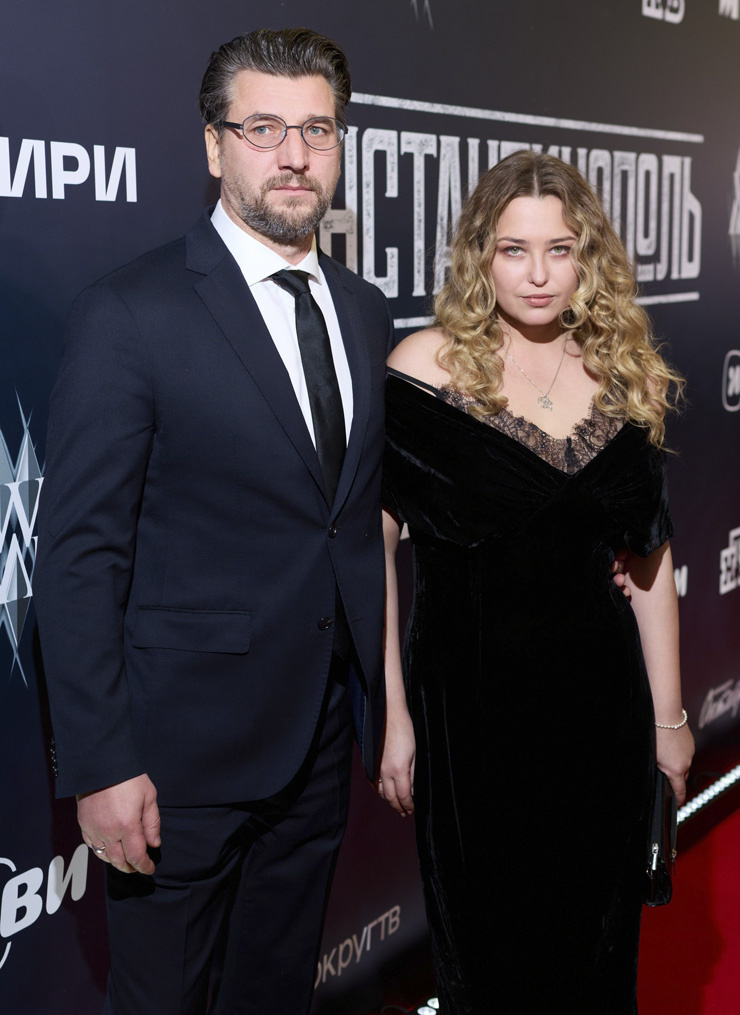    Александр Устюгов и Аглая ШиловскаяИви/НТВ