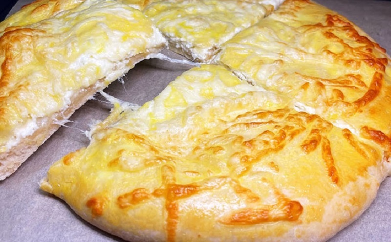 Хачапури по-мегрельски: сырная магия грузинской кухни