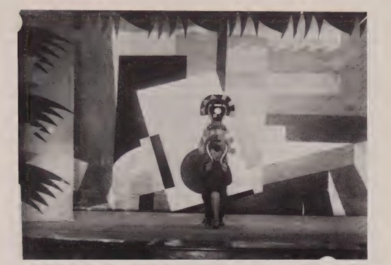 Энрико Прамполини. Сцена из спектакля "Психология машин" (1924). Скан из этой книги.