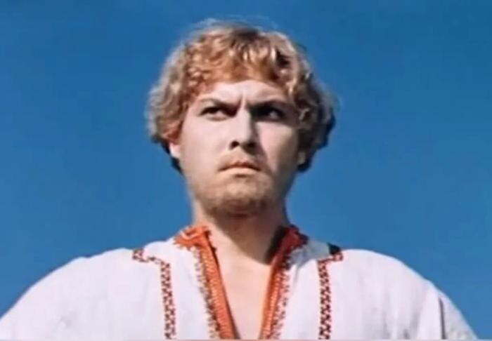 Вячеслав Воскресенский в фильме «Финист — Ясный сокол». Обложка © kino-teatr.ru