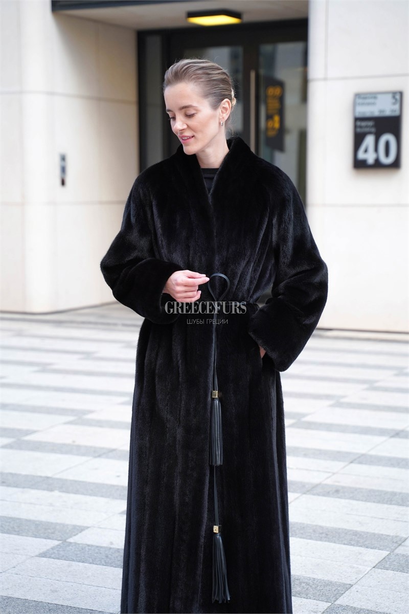 Норковые шубы из Греции 