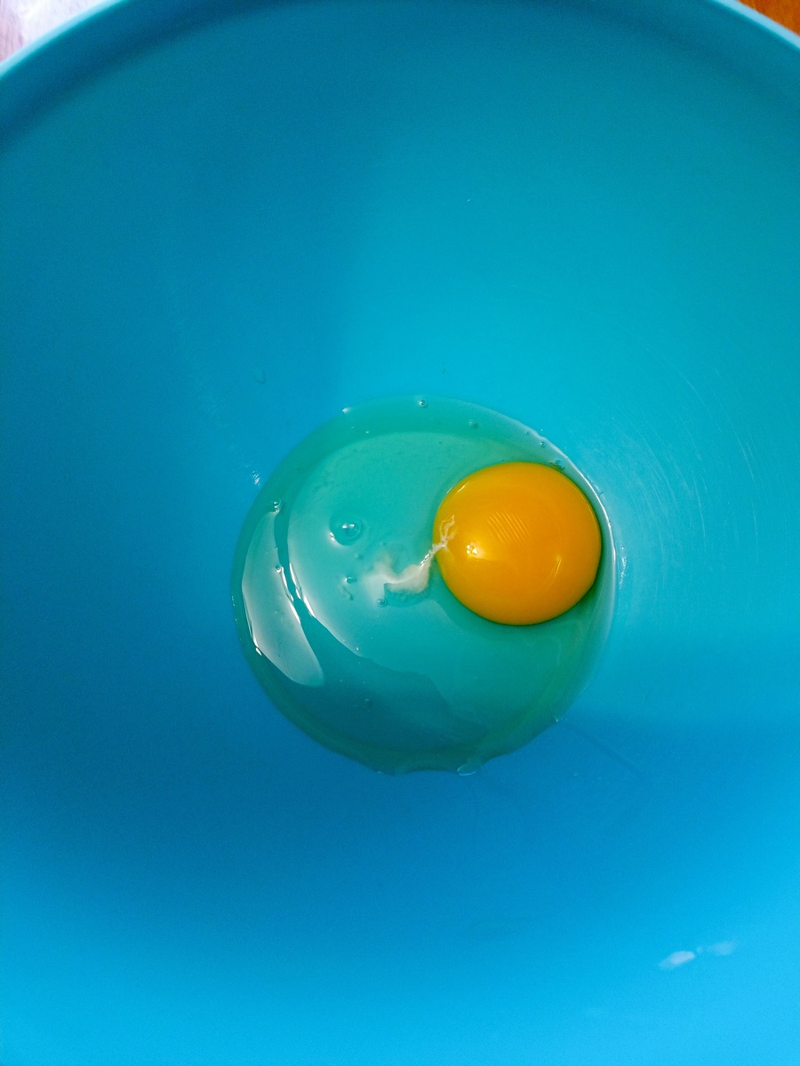 Яйцо в чаше. Фото автора 