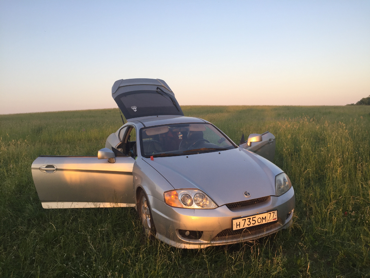 Наша любимка HYUNDAY Tiburon, с которой в 2022 году мы расстались. И обменяли на верного коня - LEXUS RX 350