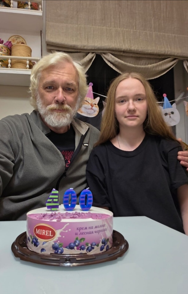 Отмечаем ваше внимание к моему блогу, начало лечения в Мечке и устройство на подработку моего бессменного редактора, цензора и корректора У.А.Новожилову