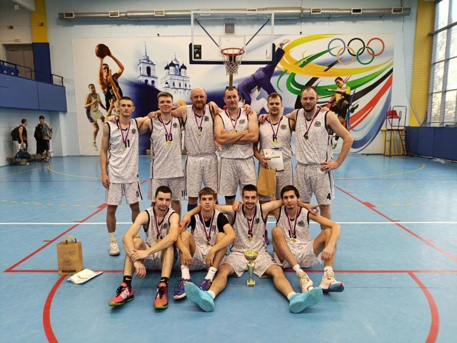 В Пскове подвели итоги баскетбольного турнира «Память»
Фото: комитет по физической культуре, спорту и делам молодёжи администрации Пскова