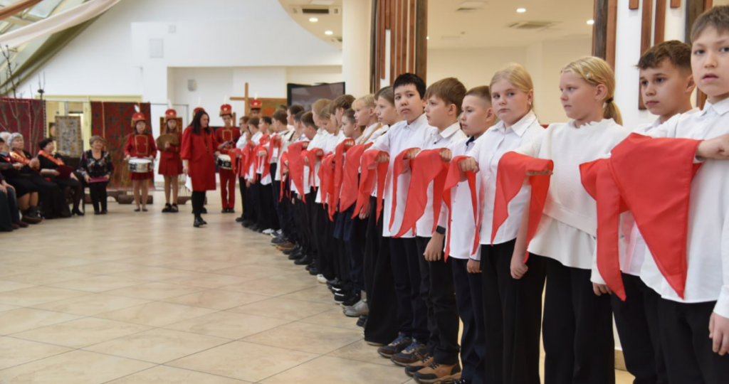 КОМСОМОЛЬСКАЯ ЮНОСТЬ ХАКАСИИ ЖИВЁТ