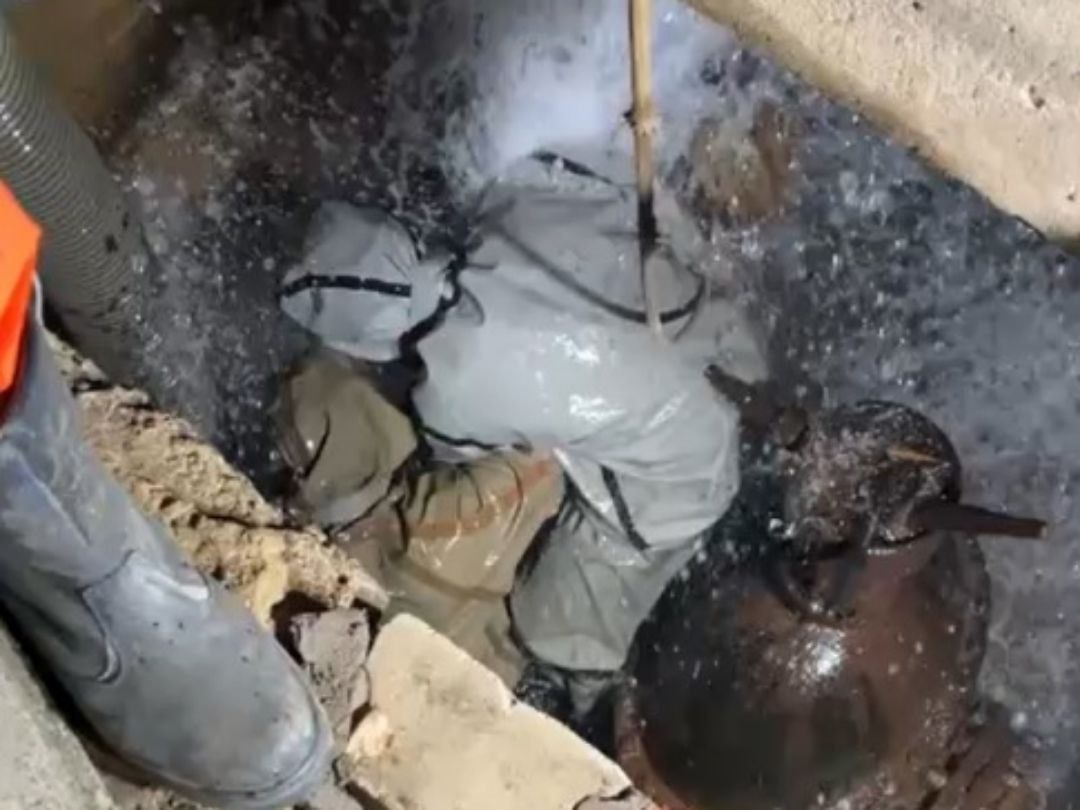    Около места основной аварии на водоводе в Орске выявили еще один ветхий участок