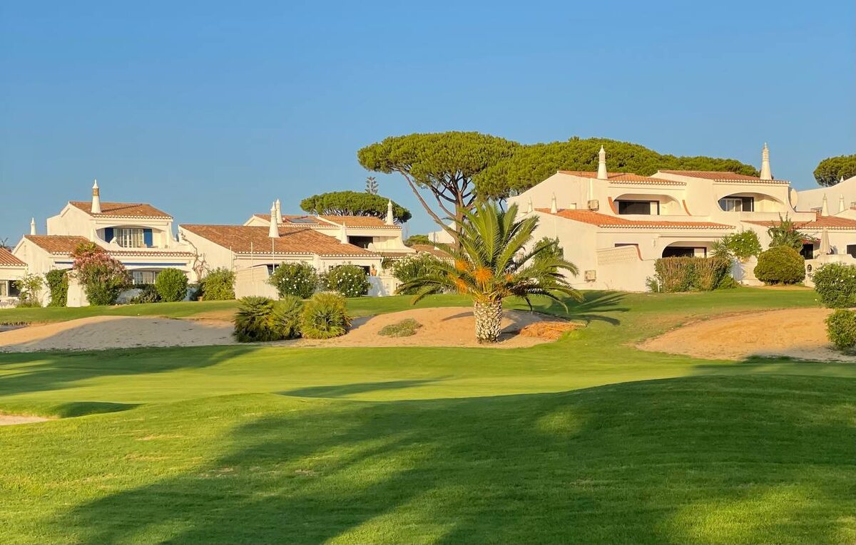 Виллы рядом с полями для гольфа в регионе Алгарве, Португалия