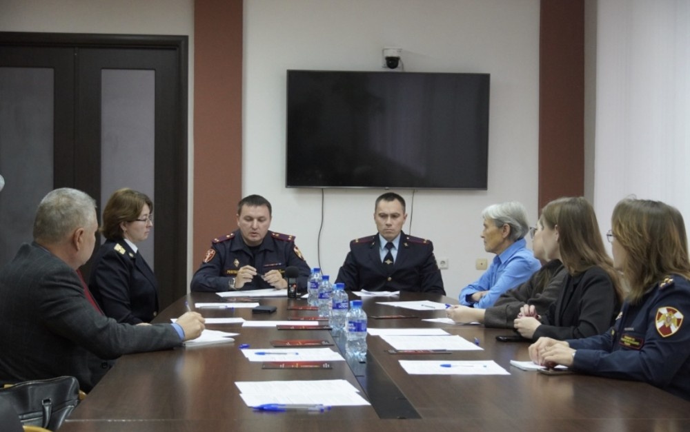    Свыше 350 единиц оружия и несколько тысяч патронов передано из Чувашии на СВО