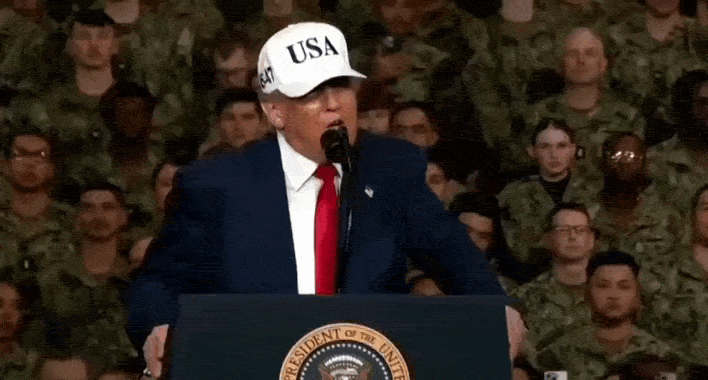    На авианосце Трамп исполнил несколько "гимнов" американскому милитаризму. Видео: ТГ-канал "Пул №3"