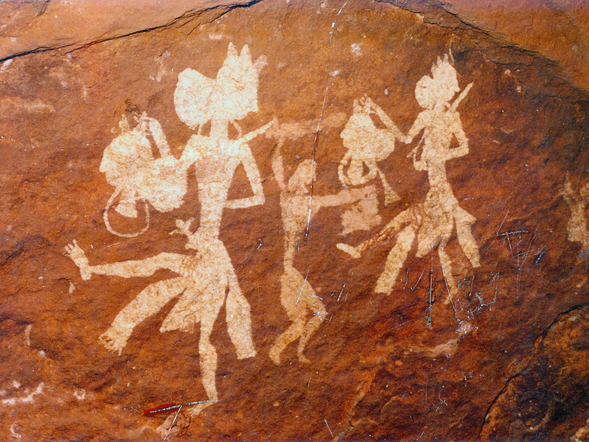 От ритуальных барабанов до стриминговых сервисов — музыка сопровождает человечество всегда. Но зачем?