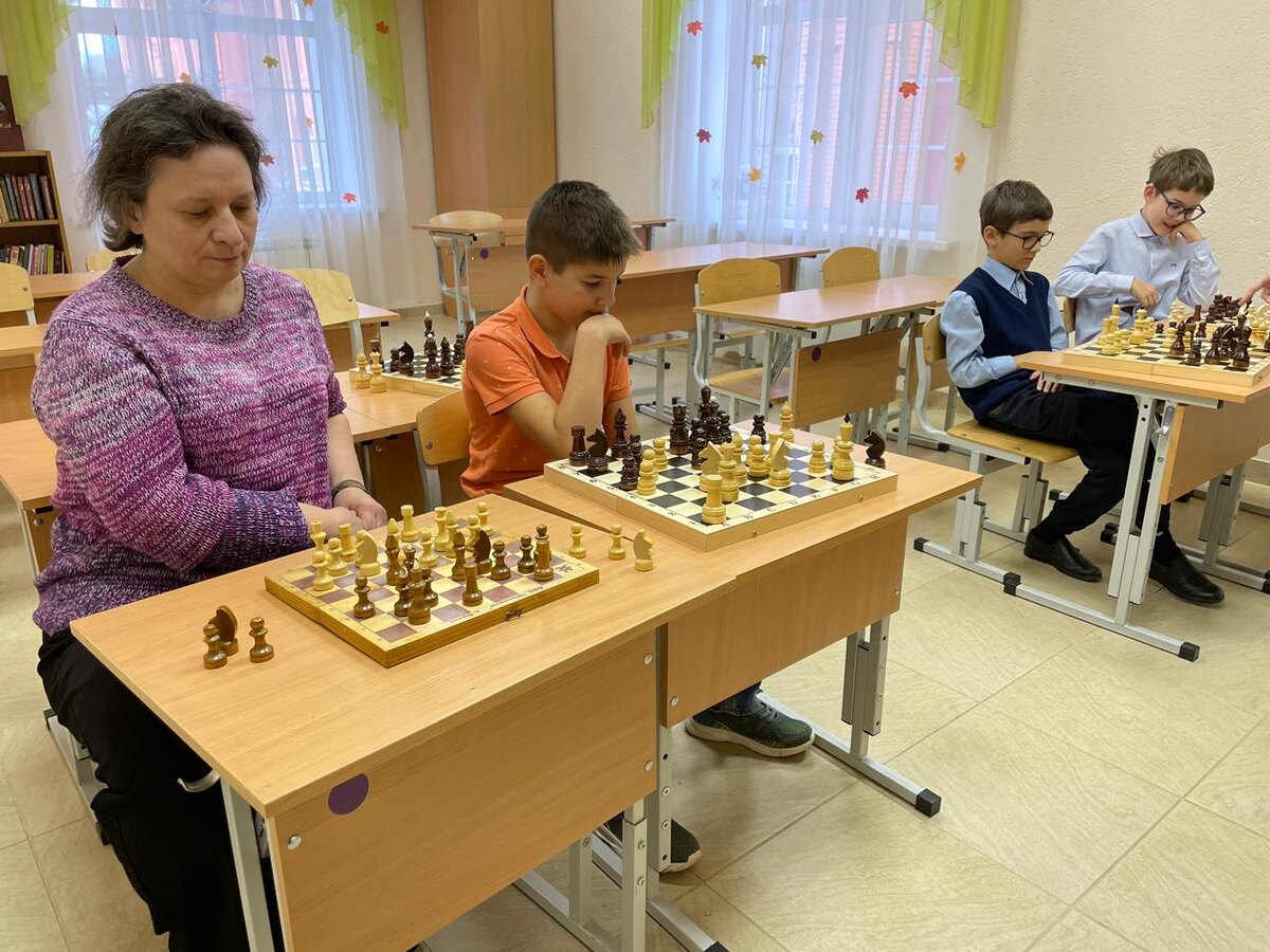 Наталья Макагон - слева. фото СПО Екатеринбургской епархии