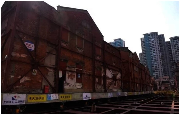 Так выглядят те самые гидравлические роботы, используемые во время реализации проекта.