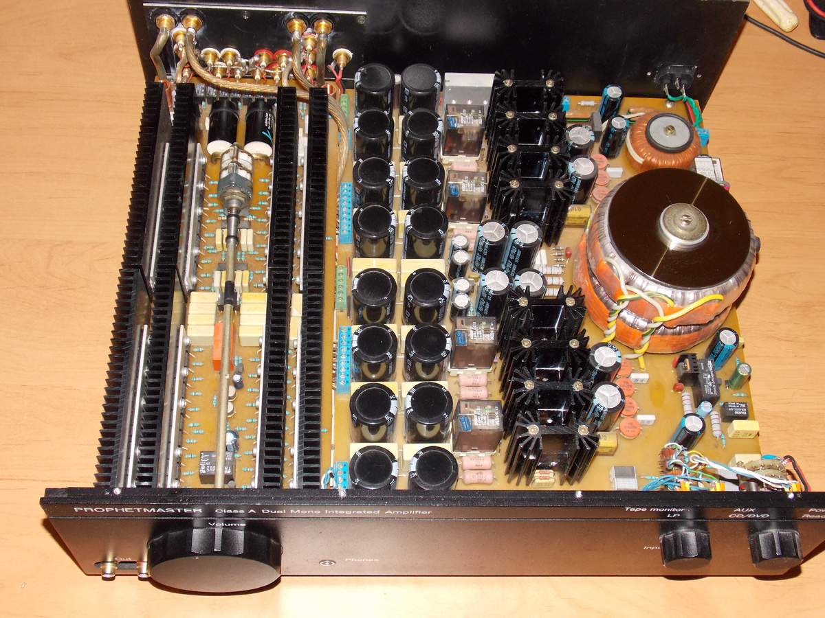 Усилитель, вид изнутри