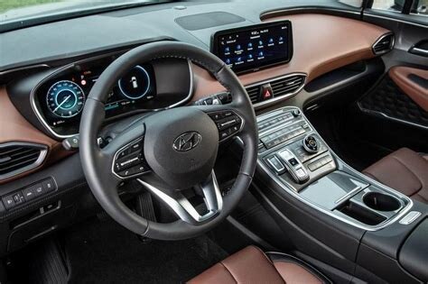 Салон Santa Fe 2025. Коричневая кожа