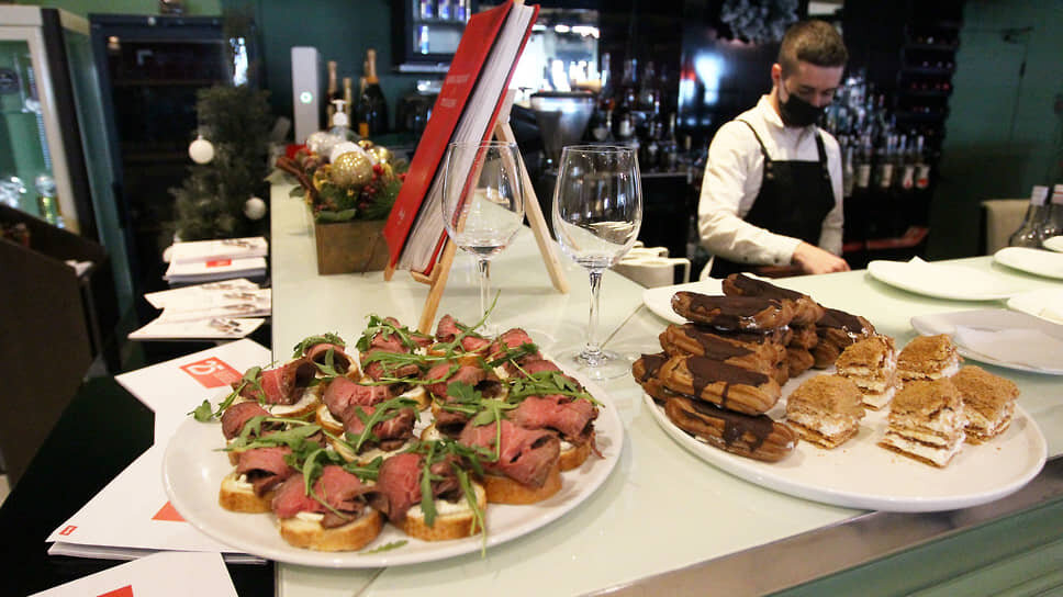 Рестораторы готовы оплачивать обучение будущих сотрудников.📷Фото: Роман Яровицын / Коммерсантъ