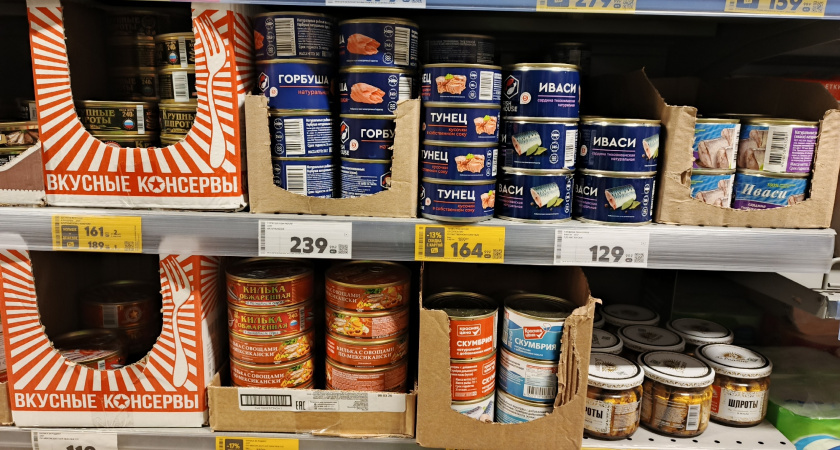   Дочь — технолог пищевой промышленности пояснила, чем отличаются консервы из "Светофора" от таких же в других магазинах