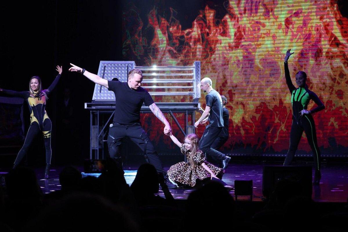 Один из экспертов форума Сергей Сафронов выступил с дочкой. @Елена Купцова