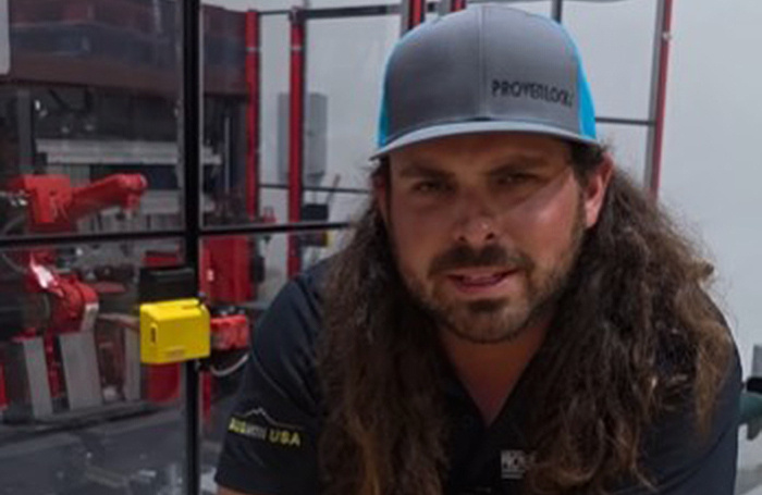    Блогер Тревор Макнелли.Кадр из видео/youtube.com