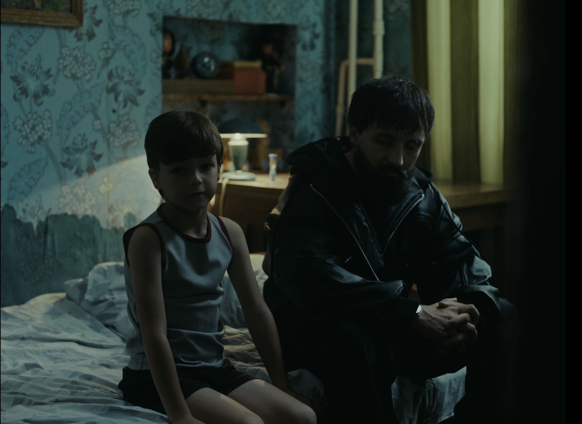 Кадр из клипа SVOYI - Папа