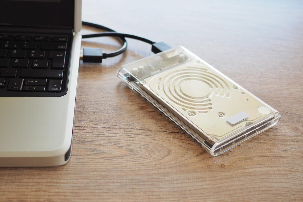    Внешний жесткий диск 123RF/legion-media.ru