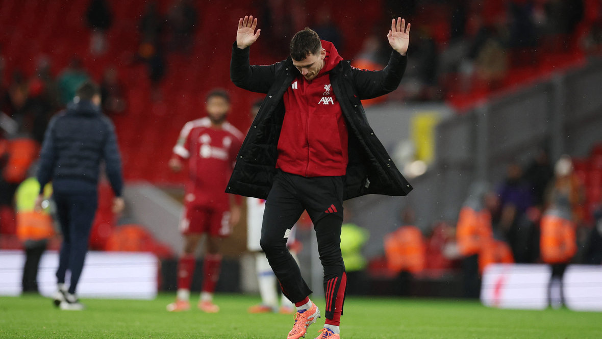    Эндрю Робертсон после поражения. Reuters