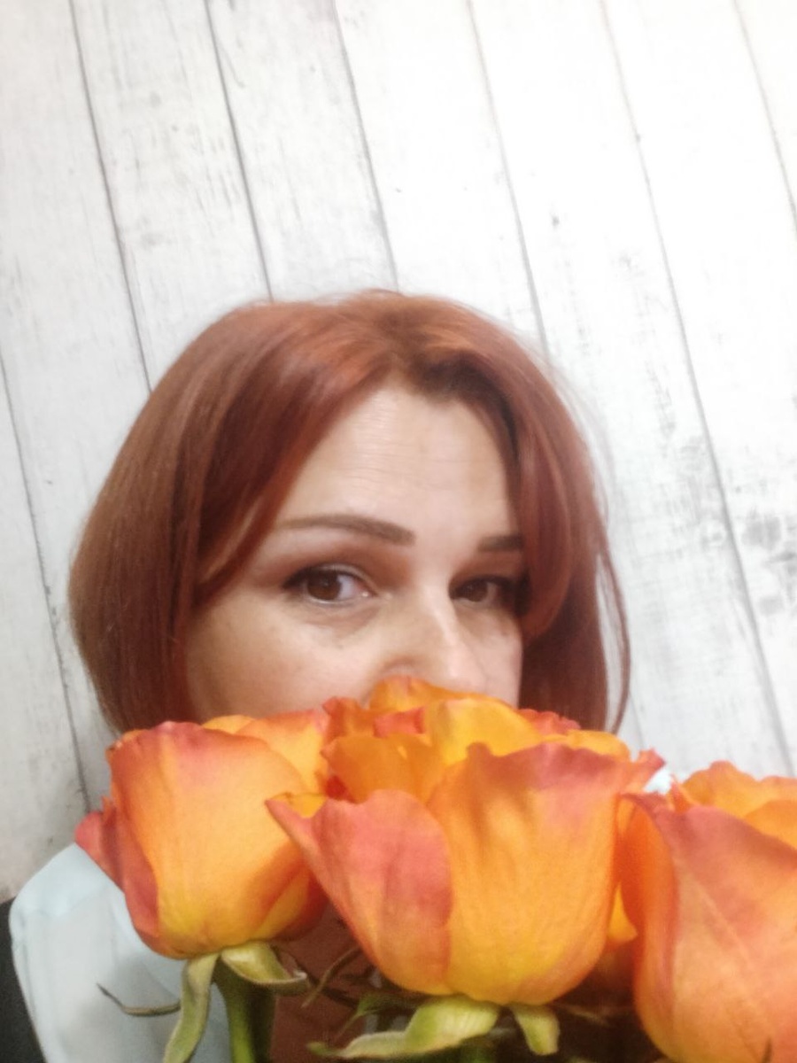 Сын сказал, что цветы должны соответствовать новому цвету волос.