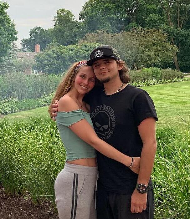 Lateks farishta porno