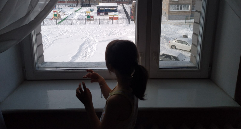    Подоконник больше не холодный, и сквозняки исчезли: всего три шага, и дома тепло даже в -40