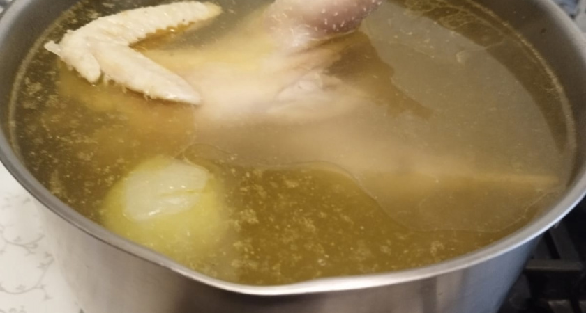    Пожилой хирург: «Сам не ем и мужикам говорю держаться подальше от магазинной курицы и еще 3 продуктов, если хотите жить долго»