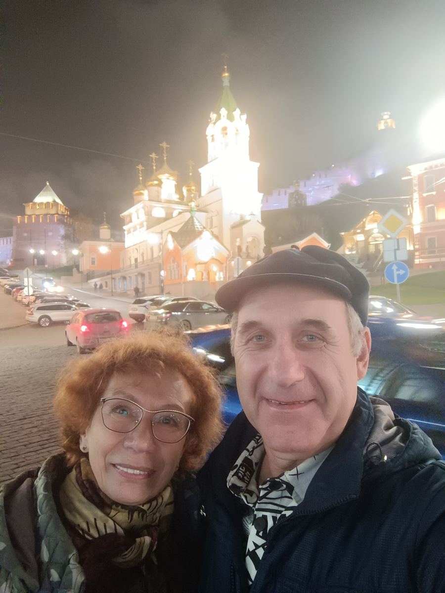 Конечно, обилие машин несколько портило вид, но на то Нижний Новгород и "миллионник", чтобы их было столько)