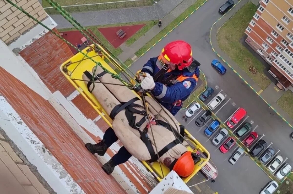    Тульские пожарные отработали действия на высоте