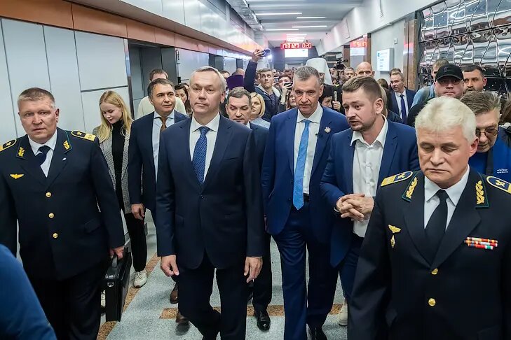    Андрей Травников на открытии 14-й станции новосибирского метро. Фото Андрея Заржецкого, VN.ru