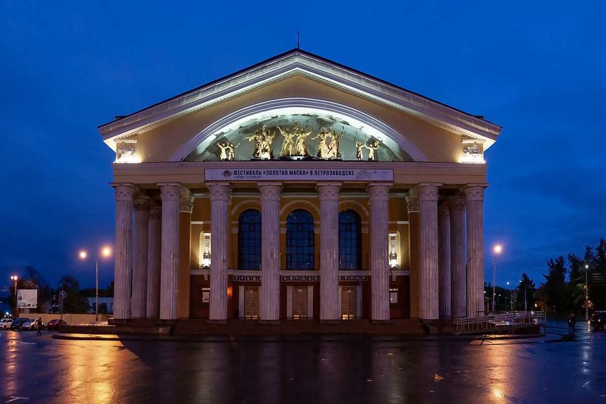    Музыкальный театр Карелии был построен в 1955 году. Фото: "Республика" / Михаил Никитин