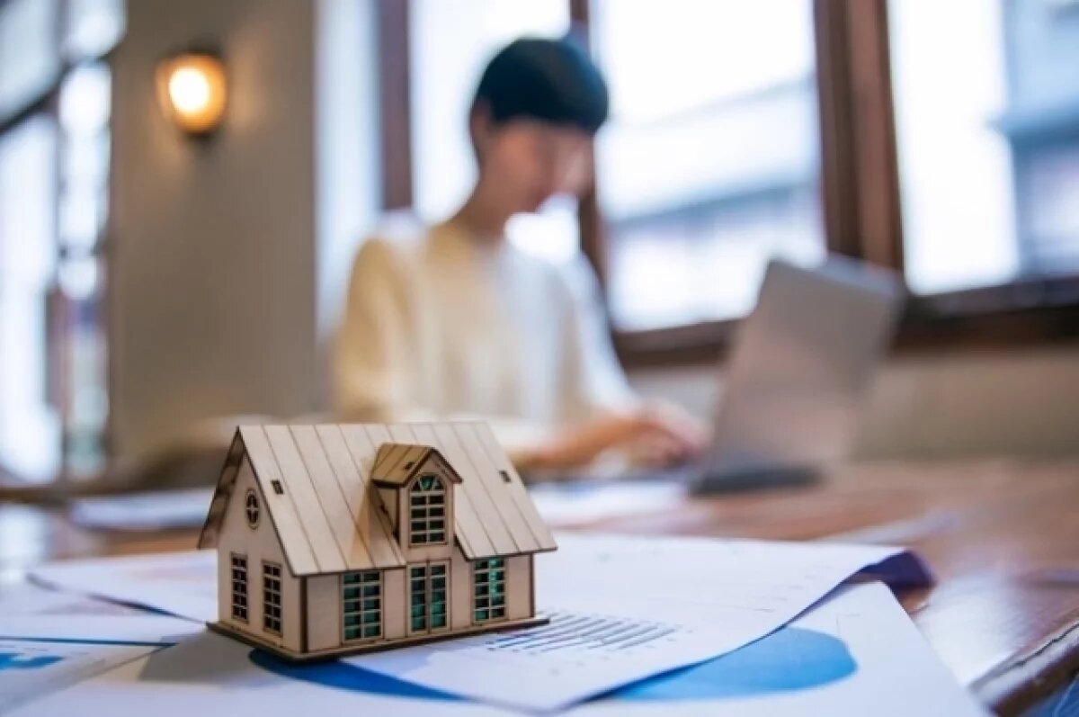    В Новосибирске семьи спешат оформить льготную ипотеку до ужесточения правил