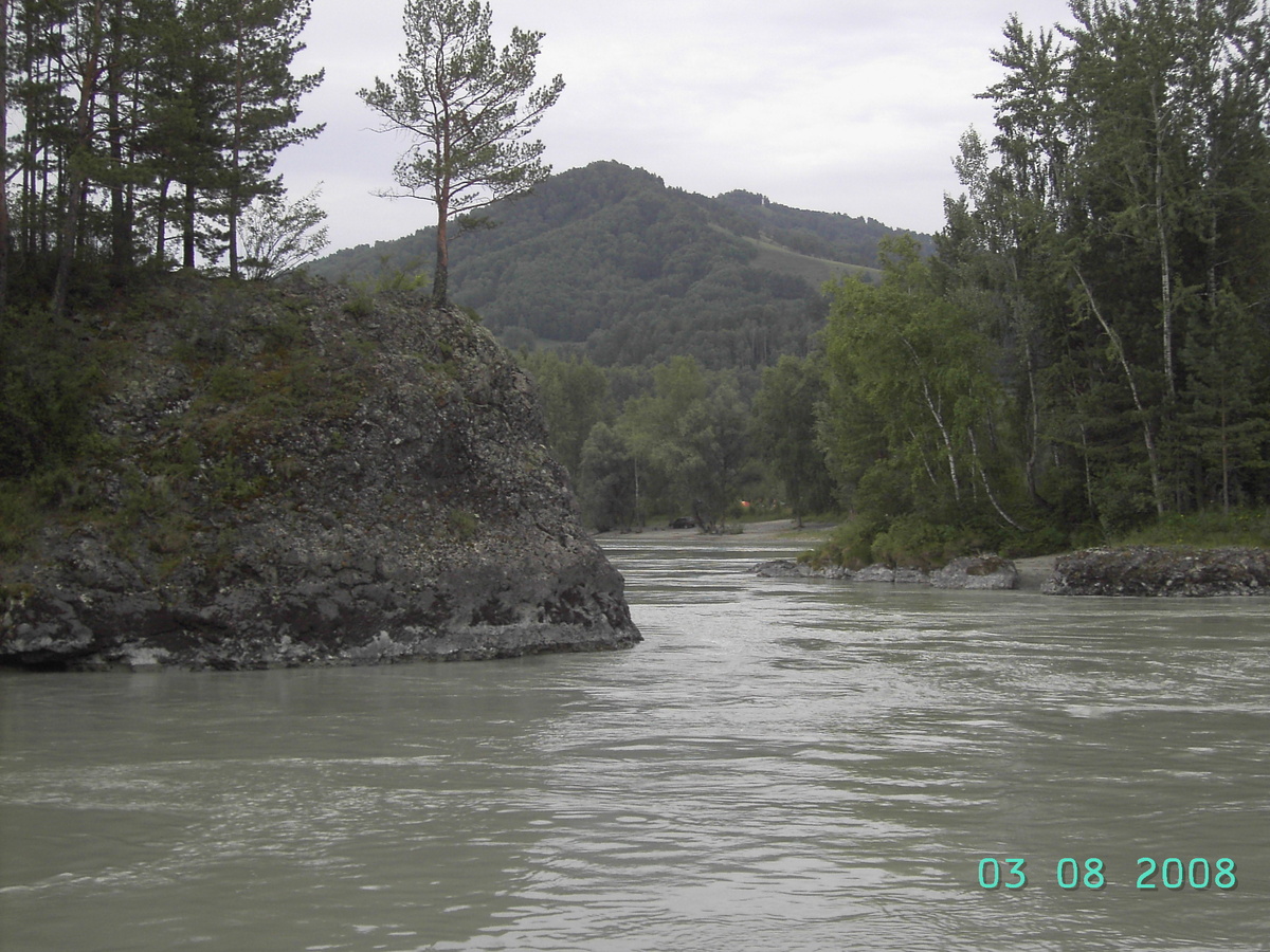 Где-то на просторах Республики Алтай. Фотография автора, август 2008 года. 