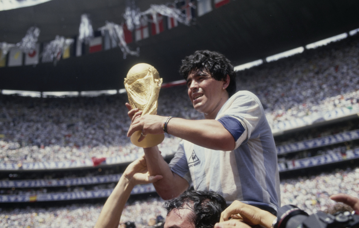    Диего Марадона  Bongarts/Getty Images