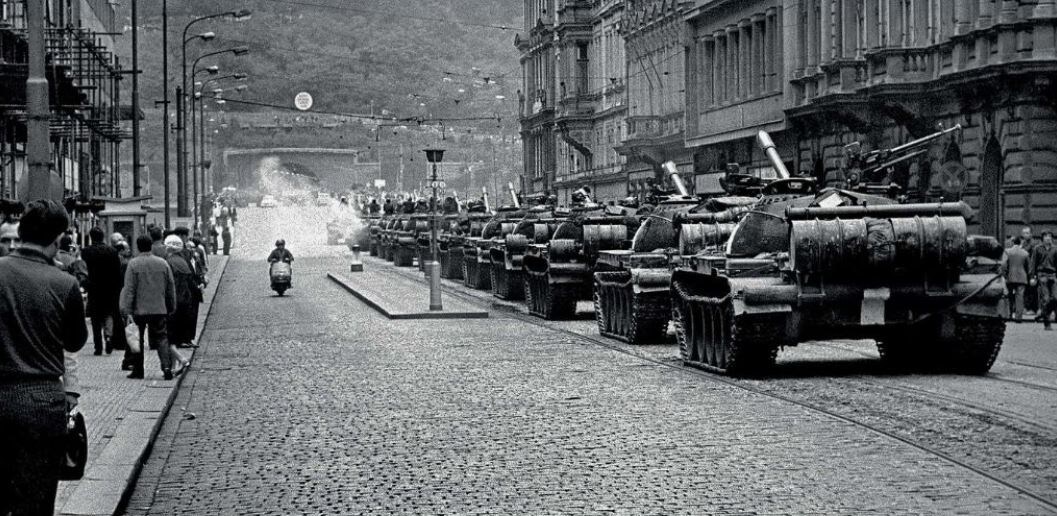 Танки в Праге. Август 1968. Фото предоставлено Татьяной Чечвий