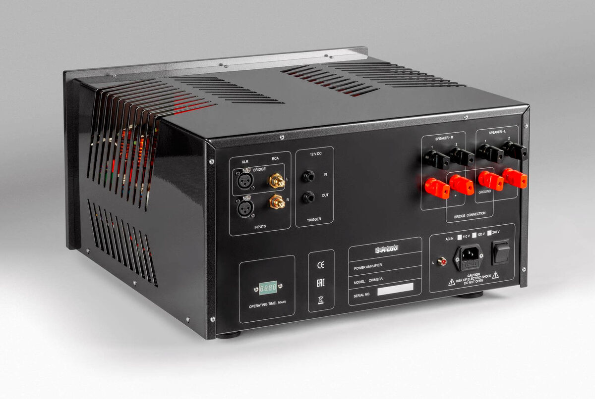 Задняя панель усилителя CHIMERA компании S.A.Lab 