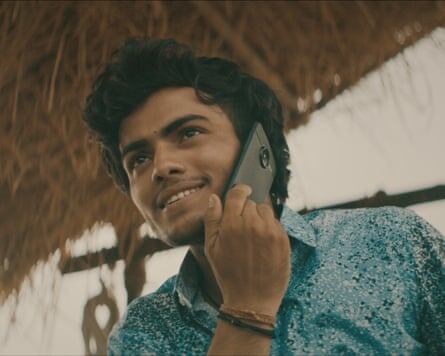 Кадр из сериала Netflix «Джамтара: Сабка Нумер Айега»