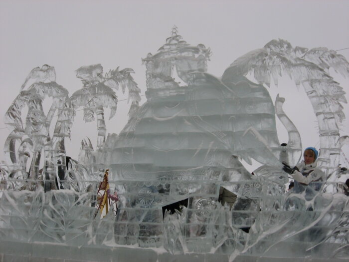 Избушка у нас хоть и ледяная, но зато очень красивая / Фото: Vostok.Today