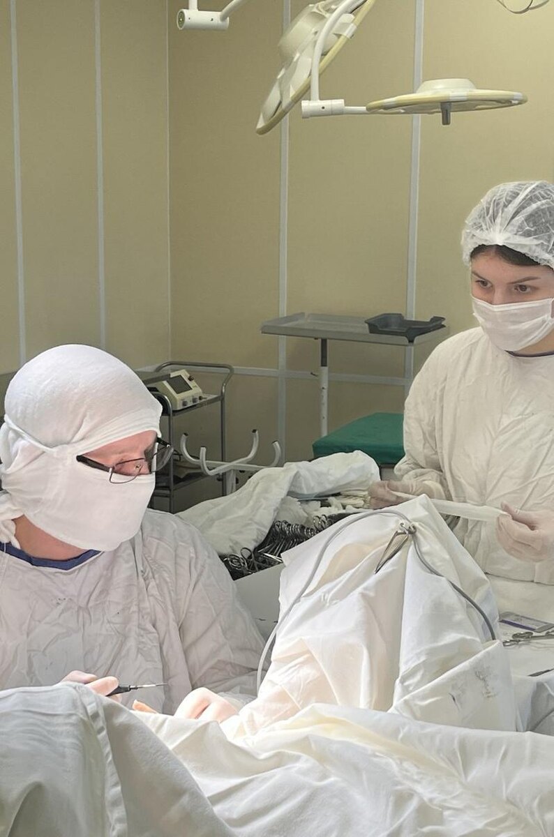    Операция по извлечению силиконового глаза