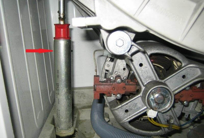 Как убрать вибрацию и смещение стиральной машины в режиме отжима?