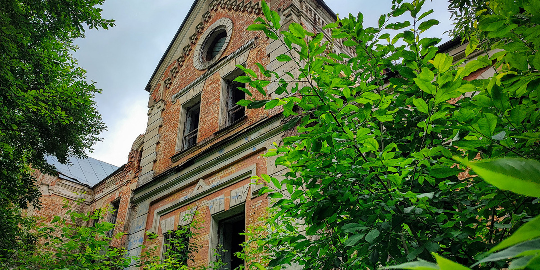 Усадьба фон Мекка в селе Хрусловке Тульской области
