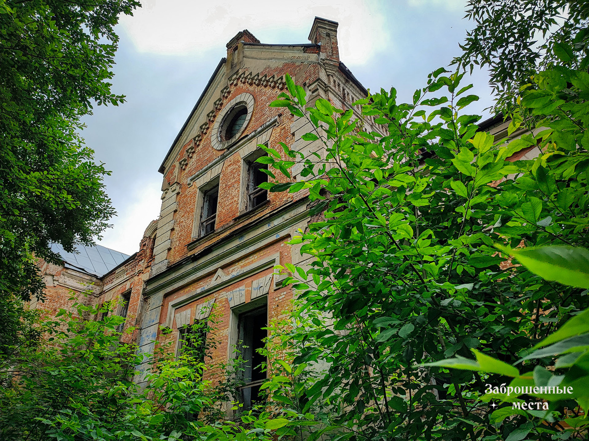Усадьба фон Мекка в селе Хрусловке Тульской области. Фото автора 2023 год