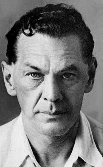 Рихард Зорге (4 октября 1895, Сабунчи, Бакинский уезд, Бакинская губерния, Российская империя — 7 ноября 1944, Токио, Японская империя) — немецкий журналист, дипломат, советский разведчик нелегальной резидентуры времён Второй мировой войны, резидент советской разведки в Японии (1933—1941). Герой Советского Союза (1964, посмертно)