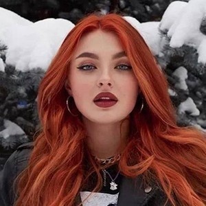    Ксенона Тэйлор Блогер