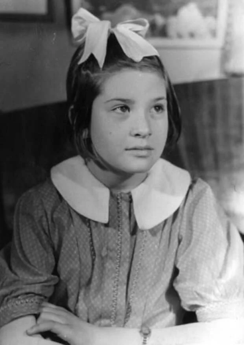 Людмила Максакова