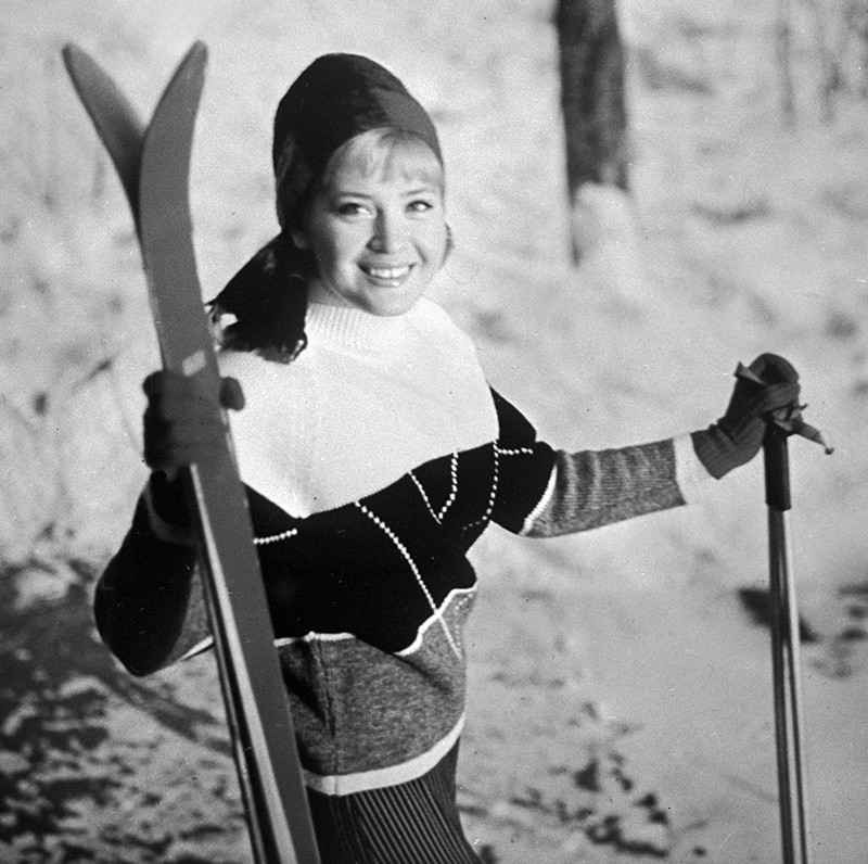 Людмила Максакова